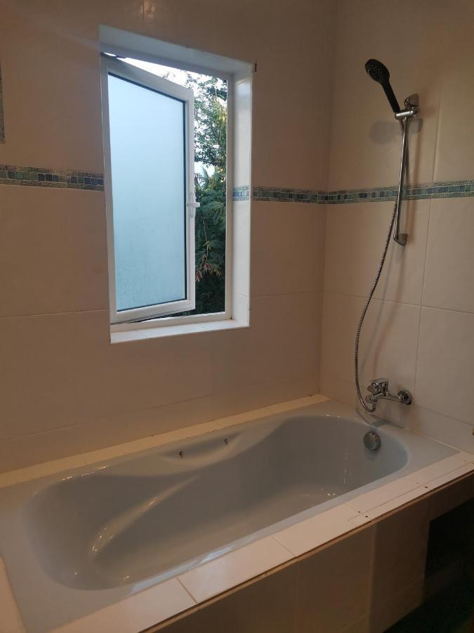 Artists House Apartment ริวิแยร์นัวร์ ภายนอก รูปภาพ